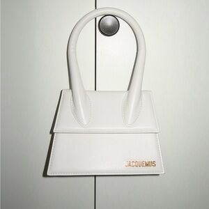 JACQUEMUS The Medium Chiquito